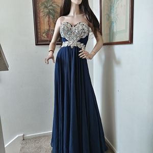 Prom Dress Size 8 ( Medium ) New with Tag